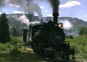 463 and 487 at the highway crossing near Coxo, June 2000.