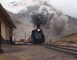 481 departs Silverton, 2006 - copyright John McIvor 2008