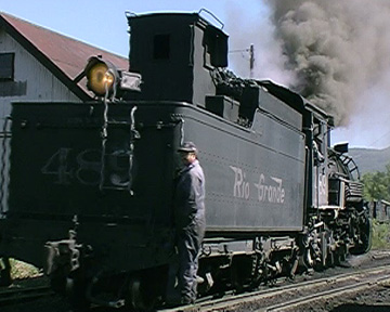 489 Chama Yard in 2000 - copyright J.McIvor 2005